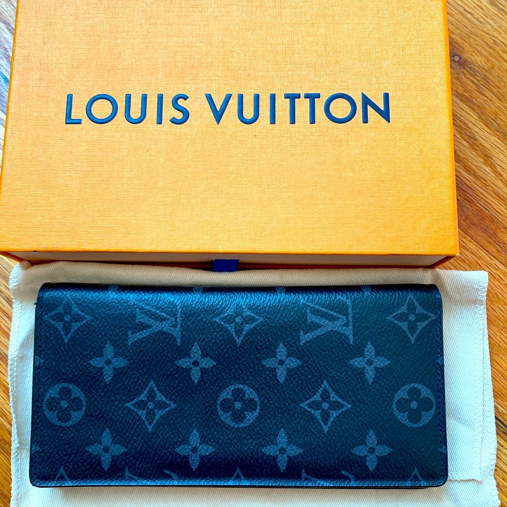 Luis Vuitton wallet